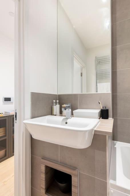 Cozy Flat In Hip East London Apartment ภายนอก รูปภาพ